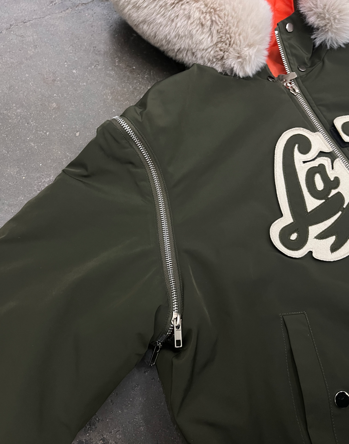 Hooded bomber green – La Fam Hooded bomber green – La Fam
