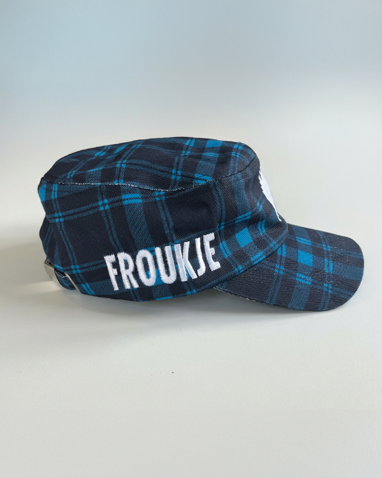 s10 x froukje checkered cap: pre-order!