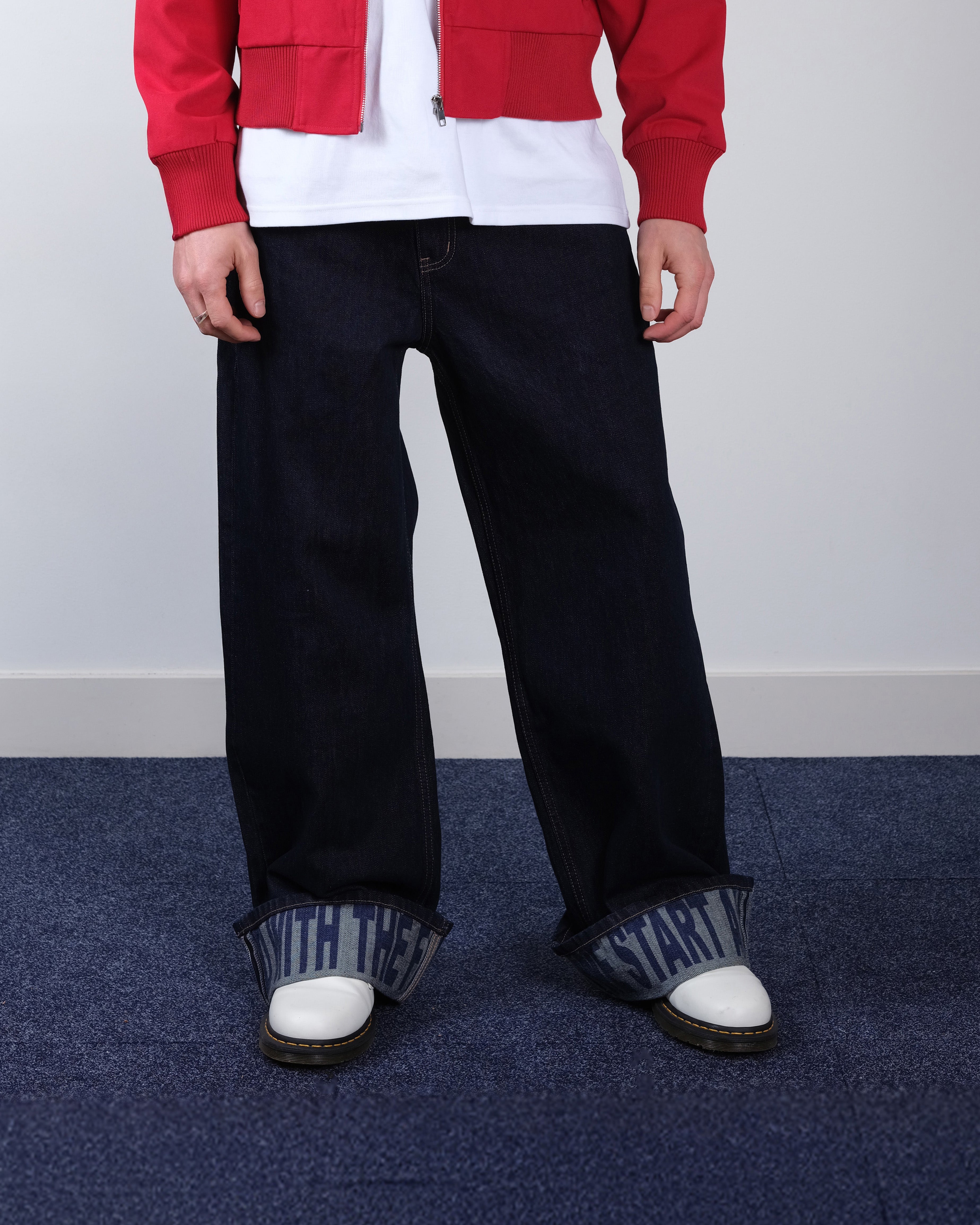 Denim slogan jeans – La Fam